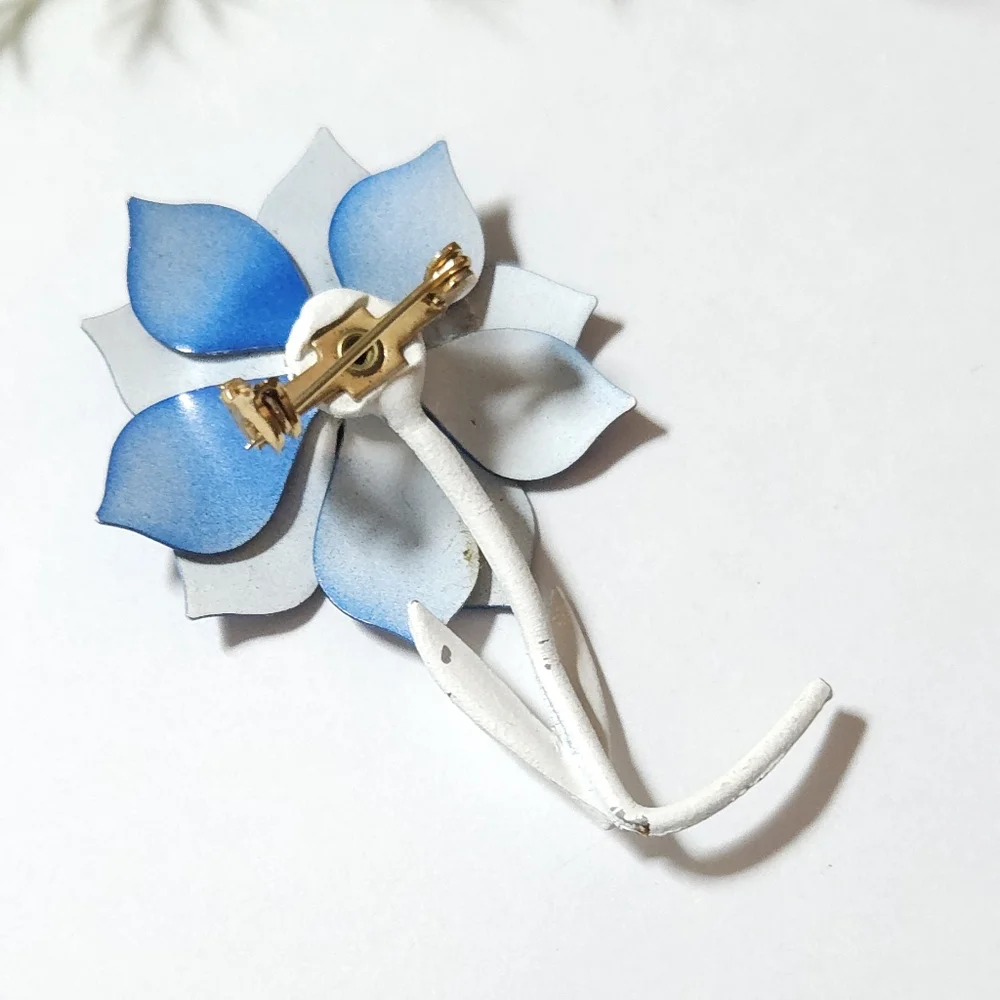 Vintage Blue & White Metal Enamel Flower Brooch